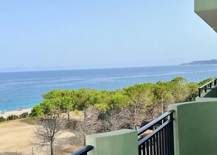 Milazzo Blu Fronte Spiaggia, Vista Eolie Verde